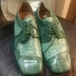 Mens size 10 1/ 2  snakeskin/ostrich style